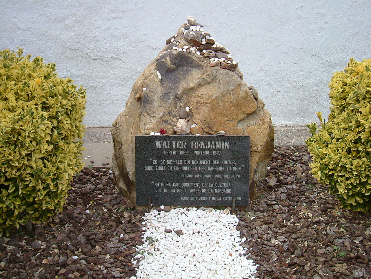 Monumento a Walter Benjamin en Portbou.
