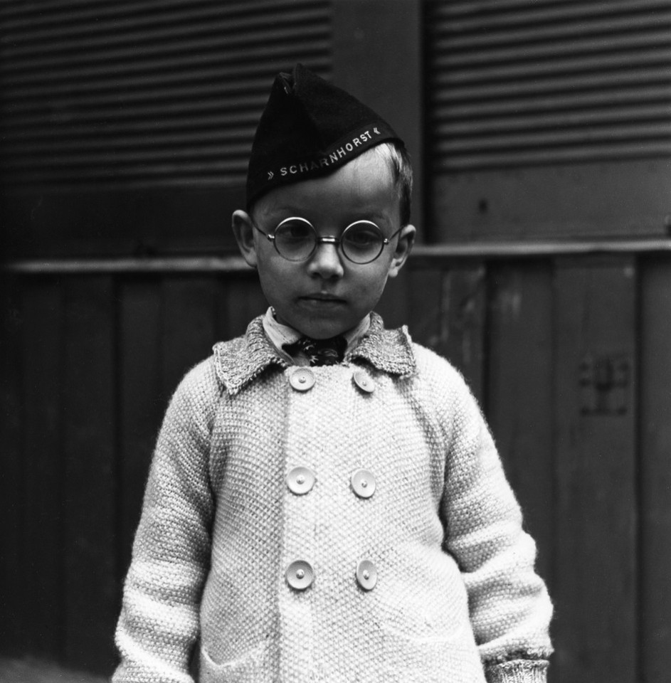 Retrato de Lee Miller de un niño en Viena en 1945  (© Lee Miller Archives England 2015. All Rights Reserved. www.leemiller.co.uk)