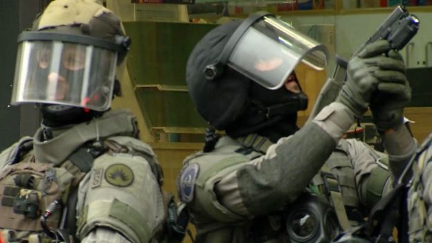 La policía belga realizó la segunda redada de la semana en busca de supuestos terroristas.