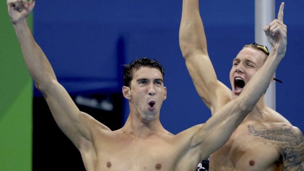  Michael Phelps celebró el domingo su vigésimo tercera medalla 