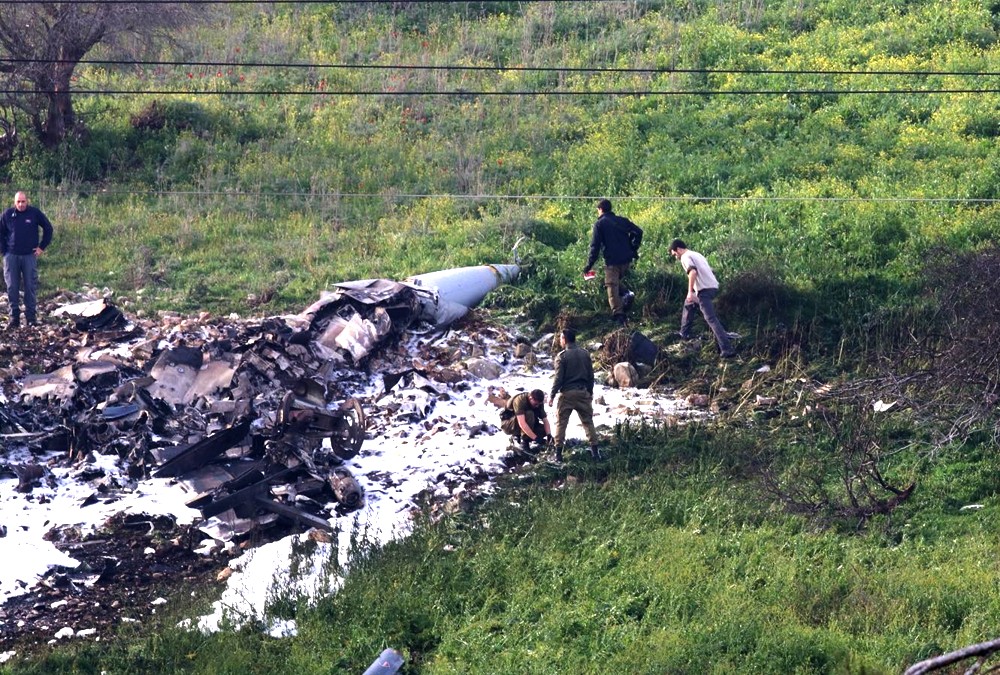Restos del avión F-16 (Foto: Haaretz)