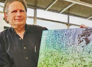 David Lach, Primer pintor en el mundo en utilizar la fibra de vidrio como medio