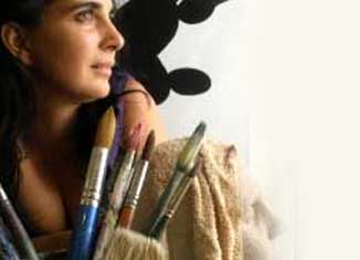 Sara Hemsani, artista multidisciplinaria maestra de las Artes Visuales
