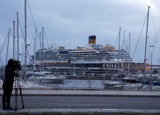 Los dos cruceros llegaron a los puertos de Palma de Mallorca y Barcelona, entre ellos los ocho mexicanos que salieron ilesos. Foto: Reuters