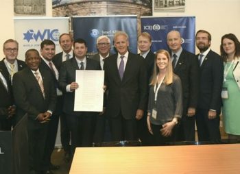 Los parlamentarios firman una declaración sobre Jerusalém [Avi Hayun]