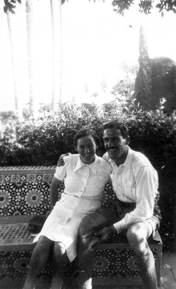 Haviva Reik y Zvi Ben-Yaakov en Egipto, 1944. Foto: Rafael Reiss, la Colección Bitmuna. Colección Bitmuna