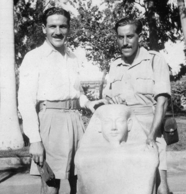 Rafael Reiss y Zvi Ben-Yaakov en Egipto, 1944. Foto: Rafael Reiss, la Colección Bitmuna. 