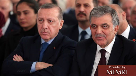 El Presidente Erdogan, a la izquierda, sentado junto al ex-presidente Gül (fuente: Birgun.net).