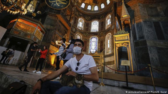 Türkei Gericht ebnet Weg zur Umwandlung der Hagia Sophia (picture-alliance/AP Photo/E. Gurel)