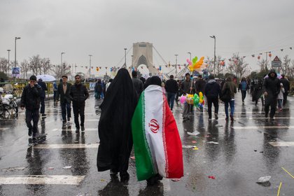 11/02/2019 Imagen de archivo de una mujre con una bandera de Irán.POLITICA INTERNACIONAL CONTACTO 
