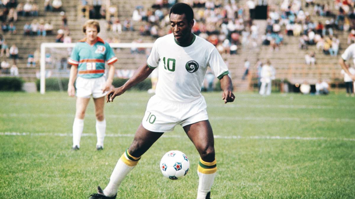 El día que Pelé debutó con el New York Cosmos de USA - AS USA