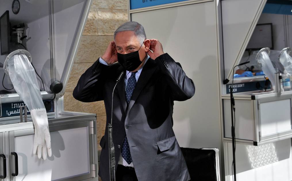 El primer ministro Netanyahu y el presidente Rivlin serán las dos primeras personas en aplicarse la vacuna Pfizer para generar confianza. Foto: AFP.