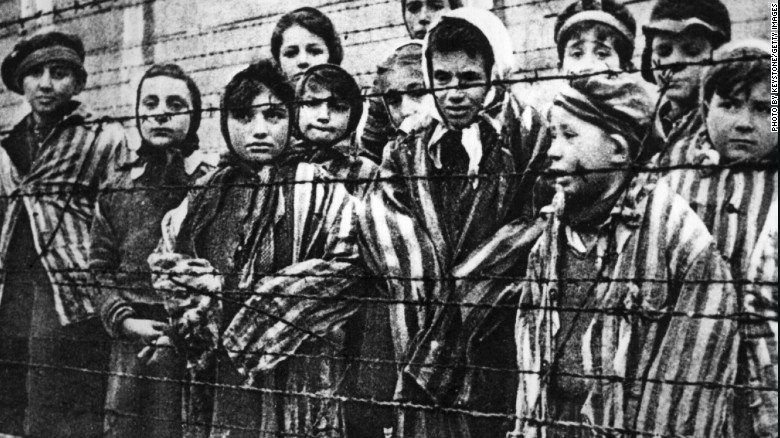 Renovación Cristiana ♫♪ on Twitter: "Hoy levantamos nuestra oración por  nuestro hermanos judíos que fueron víctima del #Holocausto. Ese horror no  puede volver a repetirse.… https://t.co/gTKLb8gTkD"