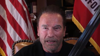 Schwarzenegger, con la espada de Conan