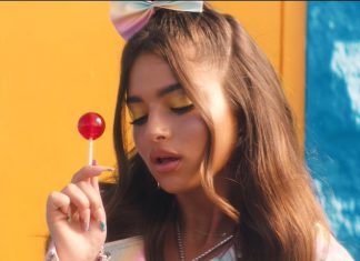 La estrella del pop israelí Noa Kirel en su primera canción en inglés 'Please Don't Suck', lanzada por Atlantic Records el 14 de julio de 2021 (Screencapture / YouTube)
