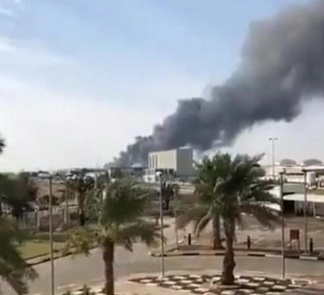 Ataque de los houties el día 17 de enero, 2022 contra el aeropuerto de Abu Dabi (Fuente: Almashhad-alyemeni.com, 17 de enero, 2022)