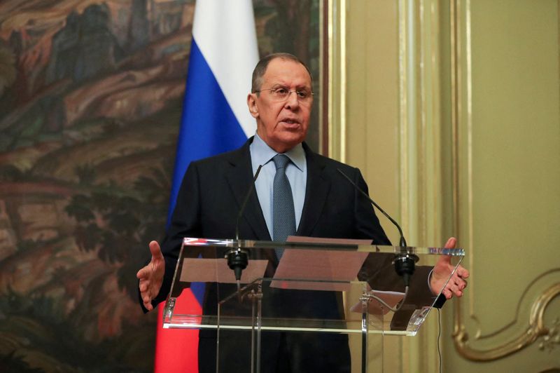 El ministro de Asuntos Exteriores ruso, Sergei Lavrov, habla durante una rueda de prensa, en Moscú, Rusia. 26 de abril de 2022. Maxim Shipenkov/Pool vía REUTERS