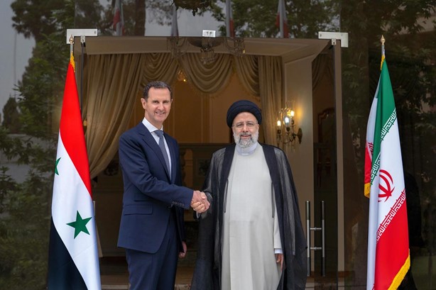 El presidente sirio Bashar Al-Assad junto al presidente iraní Ebrahim Raisi (Fuente: Sana.sy, 8 de mayo, 2022)