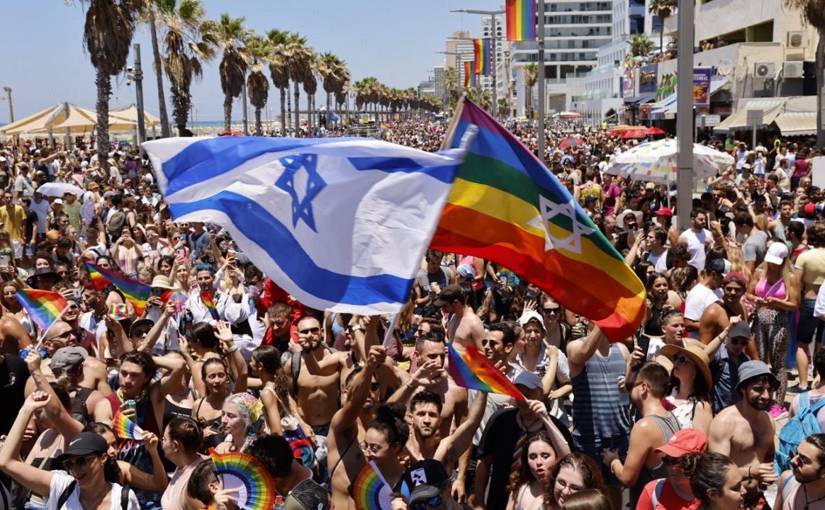 Decenas de miles asisten a marcha del orgullo LGBT en Tel Aviv