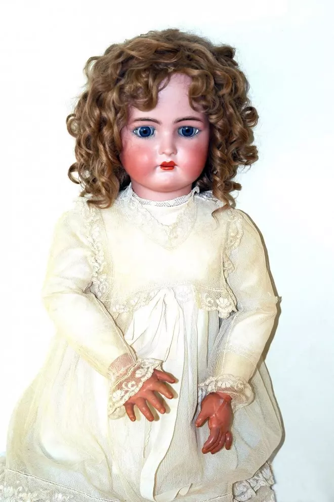 La muñeca de porcelana judía.