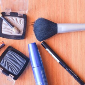 Palabras Yiddish de la semana: Maquillaje (Make up)