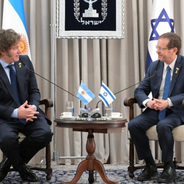 El presidente israelí, Isaac Herzog, agradeció a Javier Milei por el apoyo tras el ataque iraní