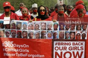 #BringBackOurGirls – Una década después del secuestro de las niñas de Chibok por parte del grupo yihadista Boko Haram, el paradero de alrededor de 100 rehenes sigue siendo desconocido