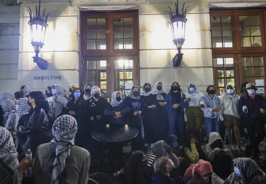 Columbia: Estudiantes se atrincheran en un edificio
